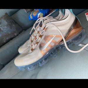 Women’s 6.5 Vapormaxes